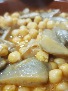 Una foto de Callos veganos con garbanzos