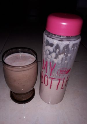 Foto resep Strawberry Oat Smoothies