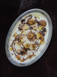 A picture of Apple banana pie.