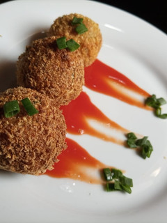 A picture of Bread cheese balls.