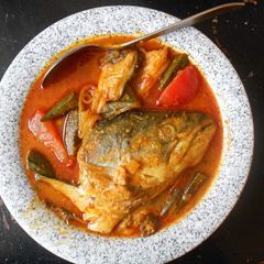 A picture of Fish Head Curry (Malaysia original style).