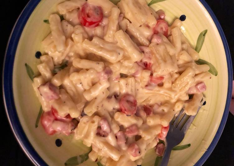 Recipe of Quick Mac n cheese (crispy bacon and plum toms)