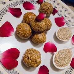 Sesame Peanuts ladoo A picture of Sesame Peanuts ladoo.
