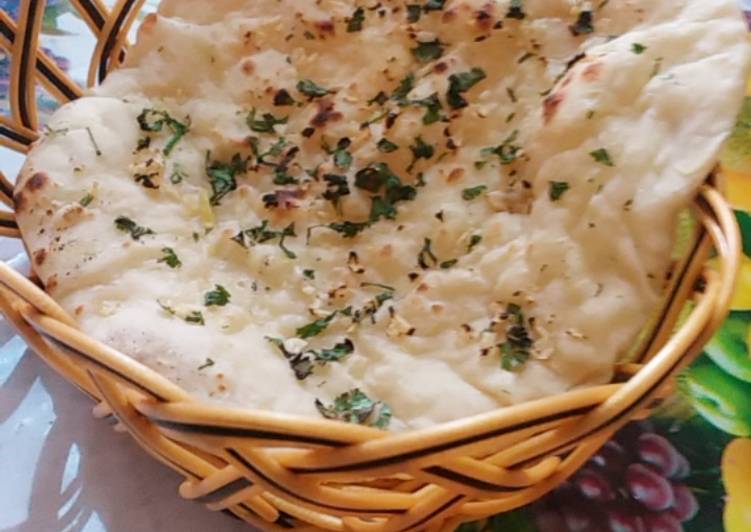 Garlic naan on tawa