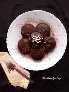 मिनी चॉकलेट केक्स (Mini chocolate cakes recipe in Hindi) रेसिपी मुख्य फोटो