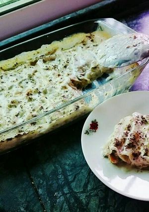 صورة لوصفة رقائق باللحمه بصوص الكريما..😊