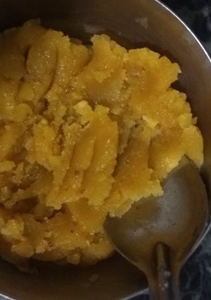A picture of Moong dal halwa.