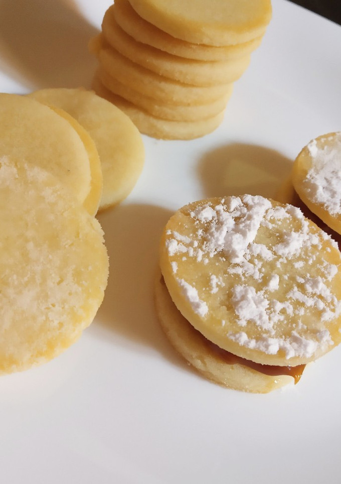 Una foto de Tapas de alfajorcitos con harina de arroz: sin gluten ni lácteos