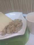 Scrambled eggs with bread and tea