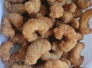 Una foto de Langostinos apanados fritos!