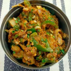 A picture of Capsicum - Onion Sabzi.