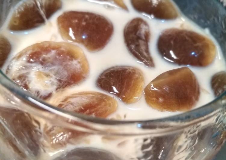 Bagaimana Membuat Ice Coffee Cube Nectarine Cafe au Lait [Susu Kopi Es Batu Madu] yang Sempurna