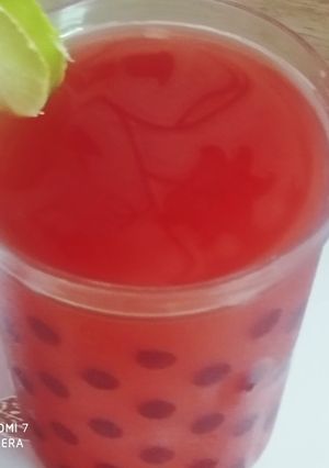 वाटरमेलन जूस (watermelon juice recipe in Hindi) रेसिपी मुख्य फोटो