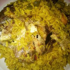 A picture of Fried rice with fish.