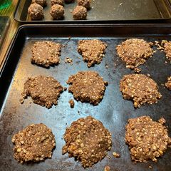 A picture of Pretzel no bake cookie.