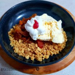 Deconstructe apple crumble A picture of Deconstructe apple crumble.