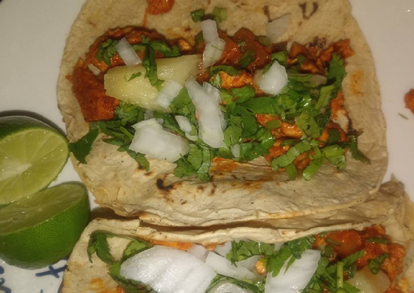 Tacos de pollo estiló pastor