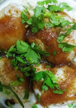 दही भल्ले (Dahi bhalle recipe in Hindi) रेसिपी मुख्य फोटो