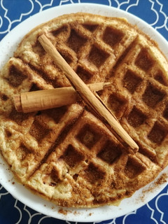 Una foto de Chaffle churro 🧇(waffle con queso, sin harina) keto
