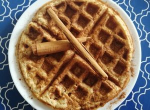 Una foto de Chaffle churro 🧇(waffle con queso, sin harina) keto