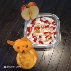 A picture of Yoghurt fruit raita.