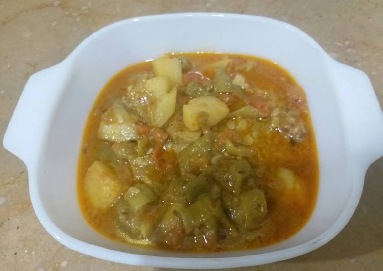 How to Make Delicious Turai aloo ka salan