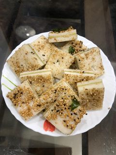 સેન્ડવીચ ઇદડા (Sandwich Idada Recipe In Gujarati) રેસીપી મુખ્ય ફોટો