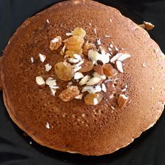 A picture of Raisin almond pancakes.