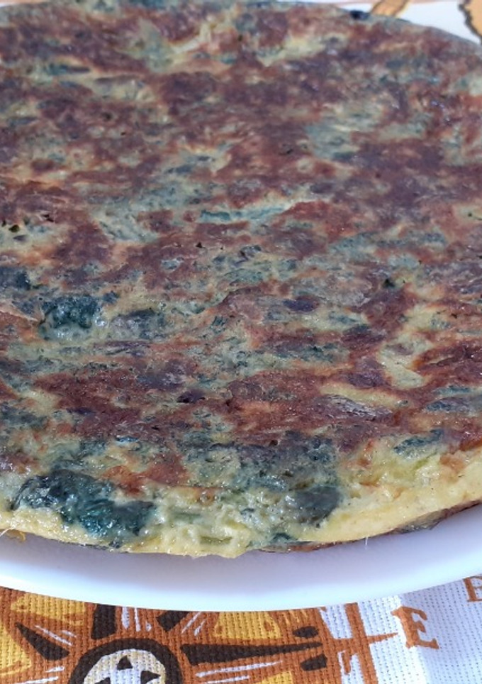 Una foto de Tortilla de espinaca y fruta seca