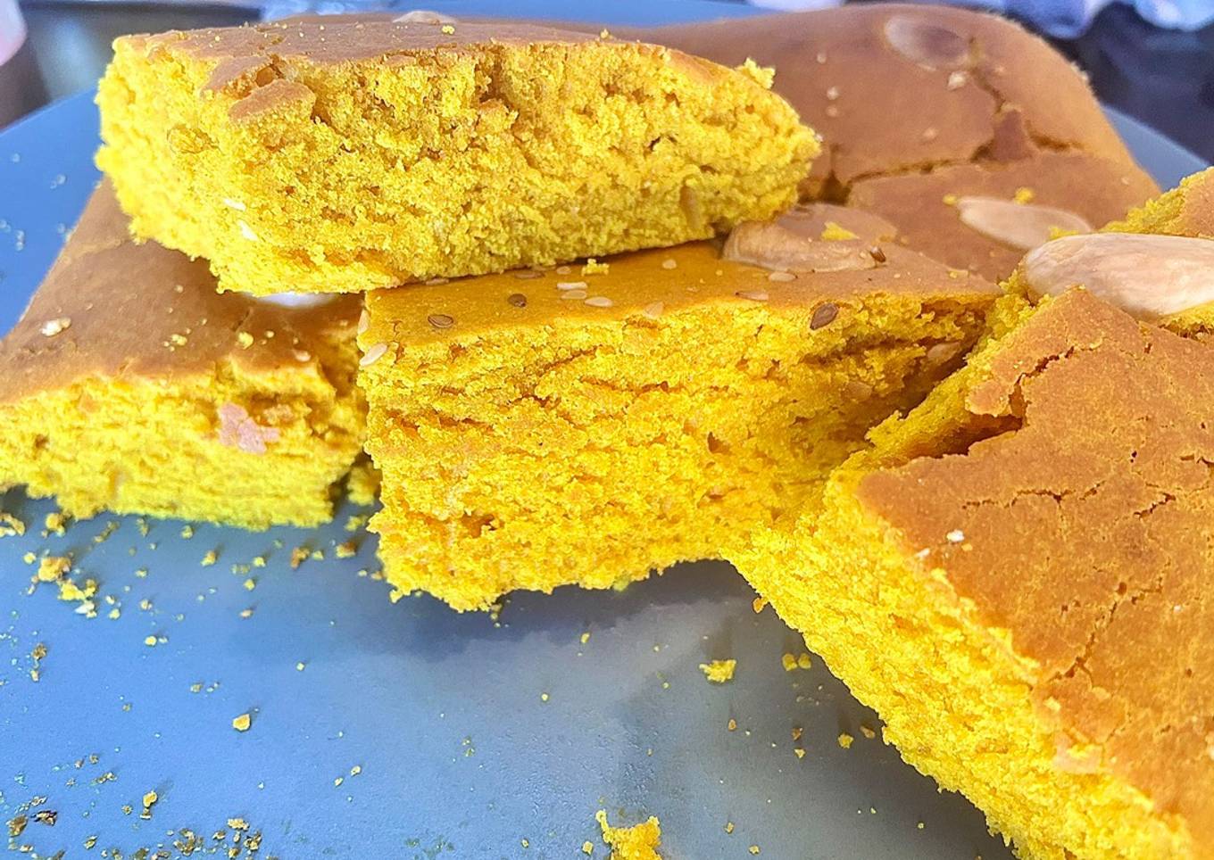 Sfouf - Lebanese turmeric cake (almost vegan! egg-free, butter-free)