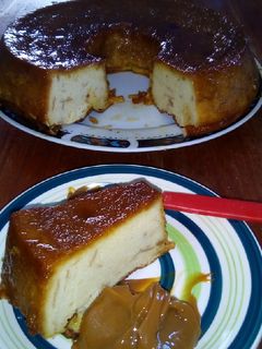 Una foto de Budín de pan sencillo y rico