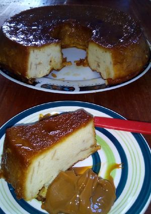 Una foto de Budín de pan sencillo y rico
