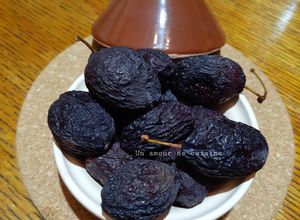 Une photo de Pruneaux maison au four 🫐