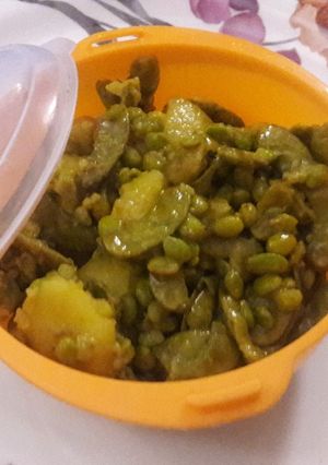 A picture of Surti papdi shakkariya sabji.