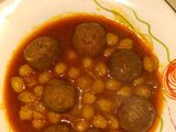 مثوم