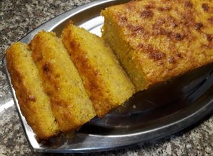 Una foto de Budín naranja-banana con harina maíz