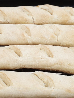 Una foto de Baguetines de pan francés