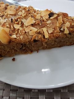 صورة لوصفة كيكة الدخن بالمكسرات