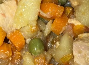 Una foto de Picadillo de pollo y verduras