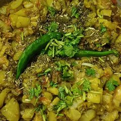A picture of Ghiya gosht!.