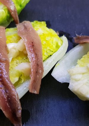 Foto principal de Cogollos de Lechuga con Anchoas