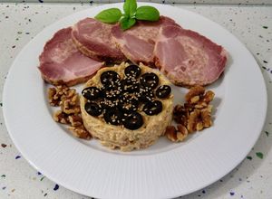 Foto principal de Redondo relleno de jamón y pasta Kritharaki con pesto de nueces y aceitunas