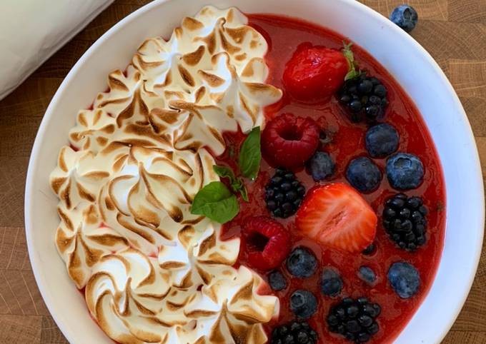 ☆Soupe Meringuée aux Fruits Rouges et Basilic☆