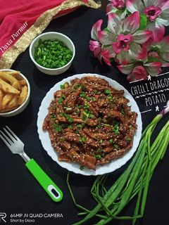 ચીલી ડ્રેગન પોટેટો (Chilli Dragon Potato Recipe in Gujarati) રેસીપી મુખ્ય ફોટો