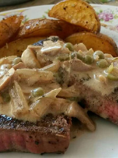 A picture of Steak Diane.