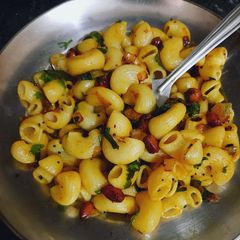 A picture of Indian tadka macaroni.