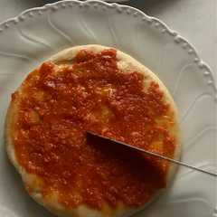 Foto di Mini coca con mantequilla y sobrasada
