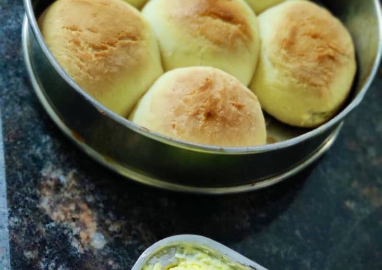 No Oven Ladi Pav / Pav Recipe in Cooker | Home made pav