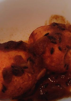 ডিম কষা(dim kosha recipe in Bengali) রেসিপির প্রধান ছবি