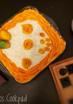 A picture of Mango Cake 🥭.